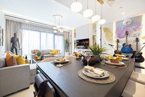 Luxury Apartment, Balcony, City View | In-room dining