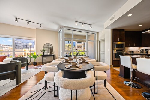 Downtown Elite Stay - Steps from Gaslamp & Petco