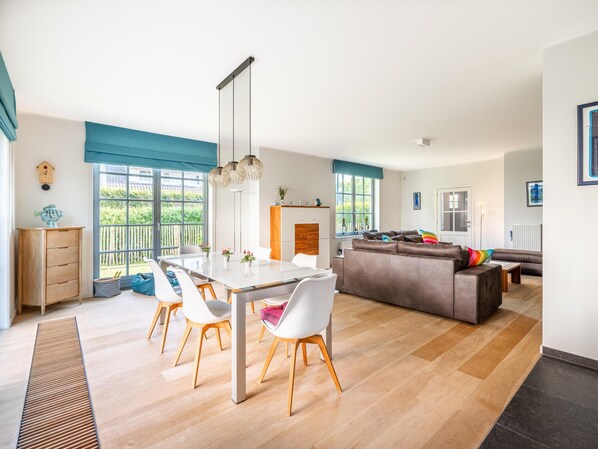 TV, ping pong - Stylish holiday home with cosy garden (Sint-Idesbald)