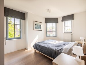 4 Schlafzimmer, Bügeleisen/Bügelbrett, Internetzugang