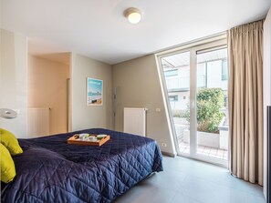 2 bedrooms, iron/ironing board, internet - Newly built flat right on the beach (Koksijde)