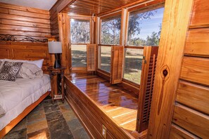 6 habitaciones, tabla de planchar con plancha, cuna de viaje y wifi 