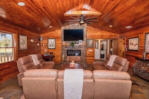 Televisión y oficina 