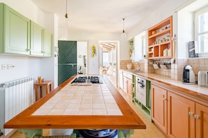 فيلا | 6 عدّة غرف نوم