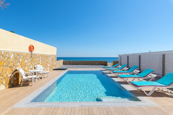 House | 4 bedrooms - The Cottage South Escape With Beach Front Pool (Rhodes)