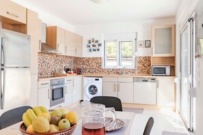 3 habitaciones y escritorio 