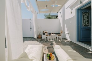 Apartamento, para fumantes | 2 quartos, escrivaninha