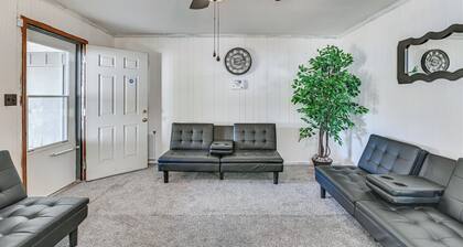 Pet-Friendly Eutaw Home Near Historic Square