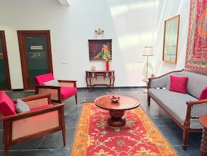 Mặt tiền nơi lưu trú
