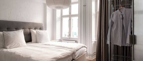 2 bedrooms, iron/ironing board, travel cot, WiFi