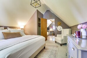 2 makuuhuonetta, työpöytä, silitysrauta/-lauta, internet