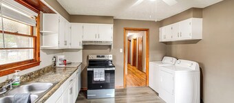 Walk to SC State University & Claflin: Cozy Home