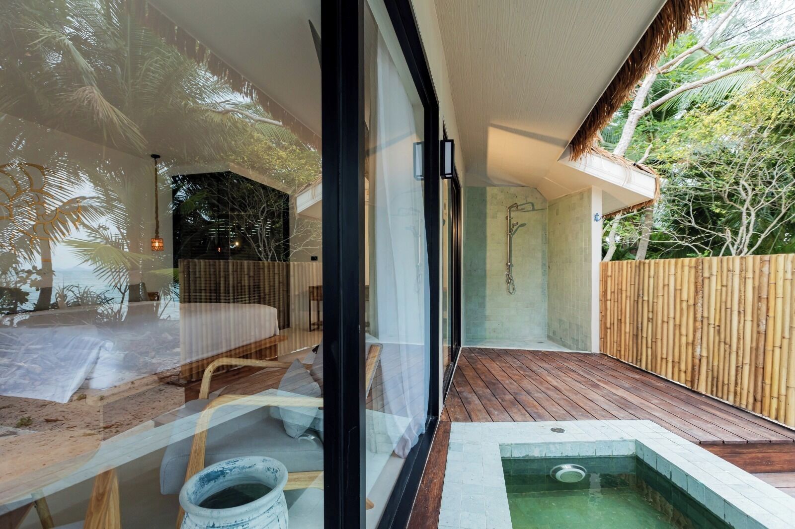 ด้านหน้าที่พัก