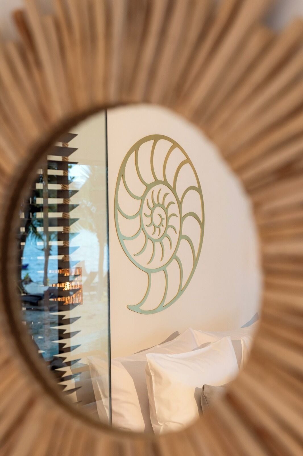 Beachfront Pool Villa | ตู้นิรภัยในห้องพัก, พื้นที่ทำงานแบบใช้แล็ปท็อป, ผ้าม่านกันแสง