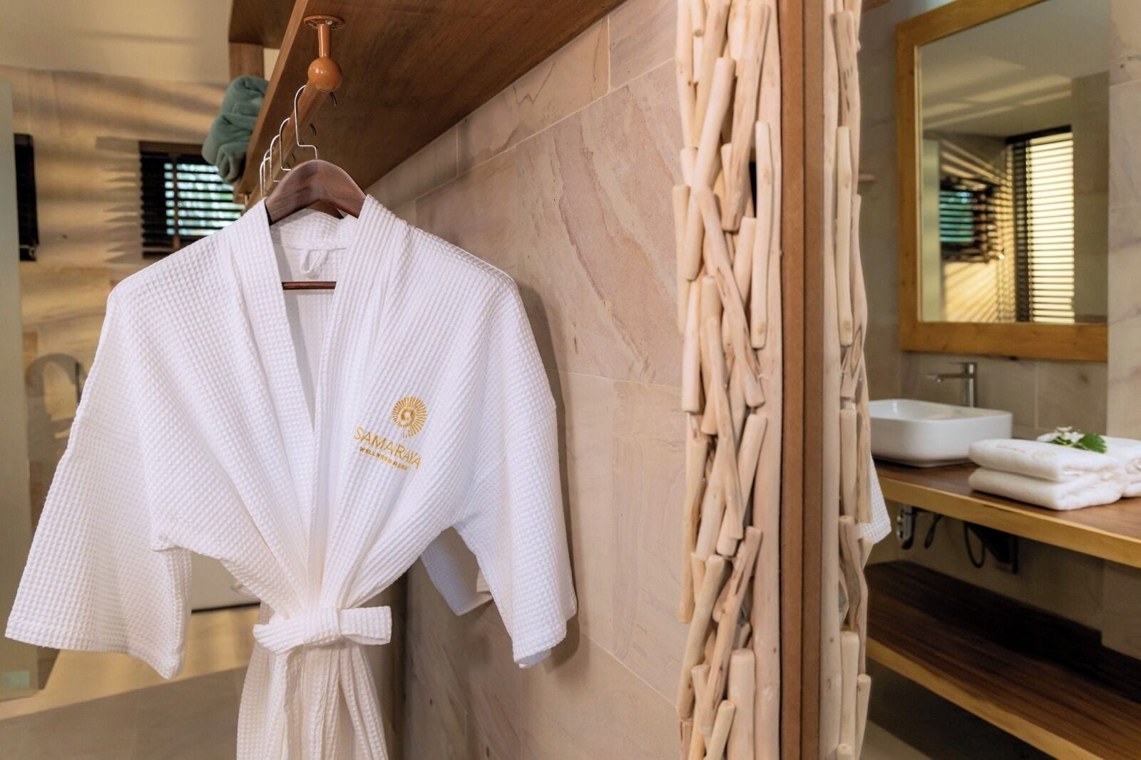 Beachfront Pool Villa | ห้องน้ำ | ไดร์เป่าผม, รองเท้าสวมภายในห้อง, ผ้าเช็ดตัว, สบู่