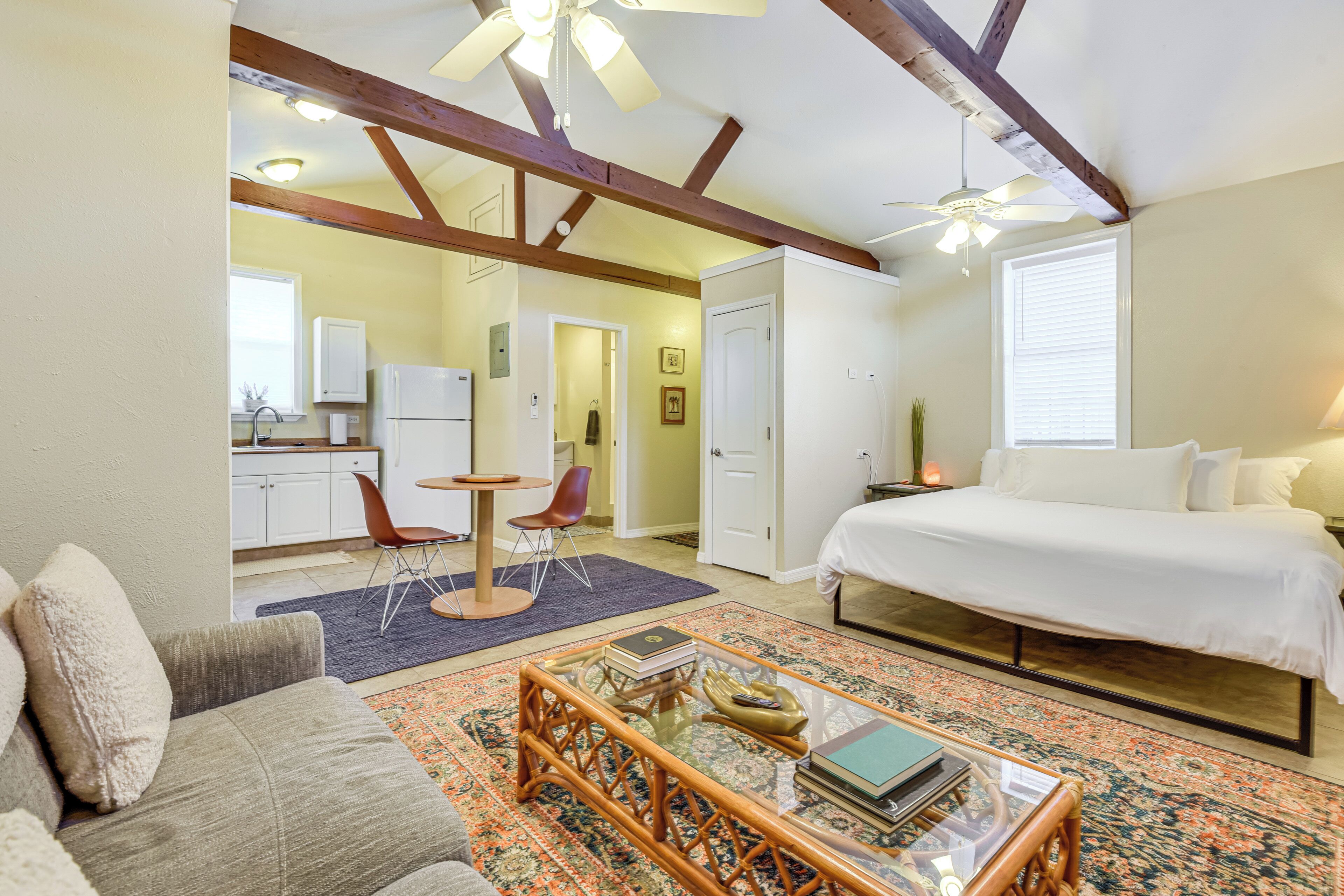 Accès Internet, draps fournis