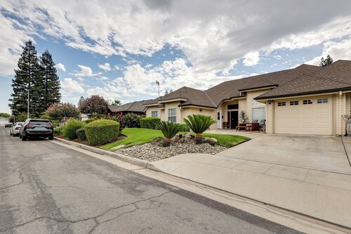 Golf, Hike, Explore: Apt 9 Mi to Dtwn Fresno!