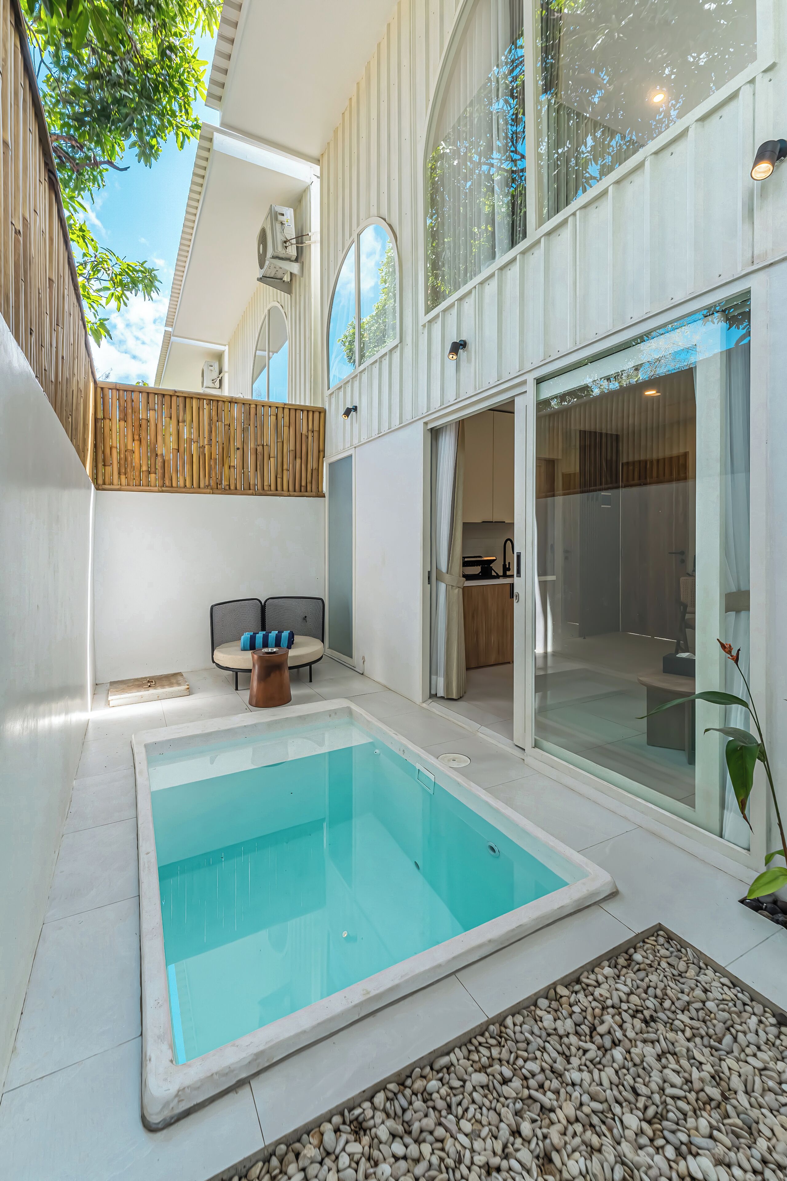 Kolam renang outdoor