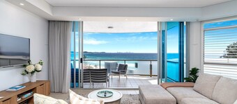 Kirra Oceanfront Views