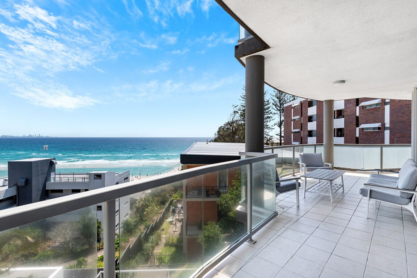 المنطقة المحيطة بالمنشأة