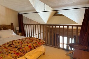 3 makuuhuonetta, silitysrauta/-lauta, internet, vuodevaatteet