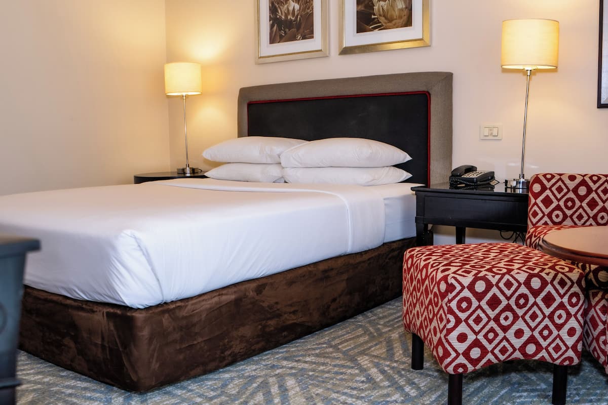 Két bảo mật tại phòng, bàn ủi/dụng cụ ủi quần áo