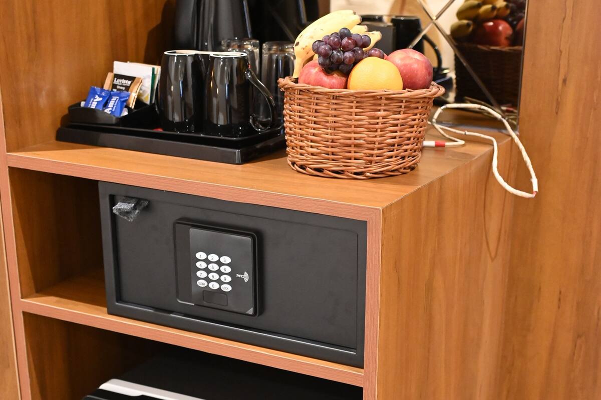 Comfort Double Room | In-room safe, free WiFi