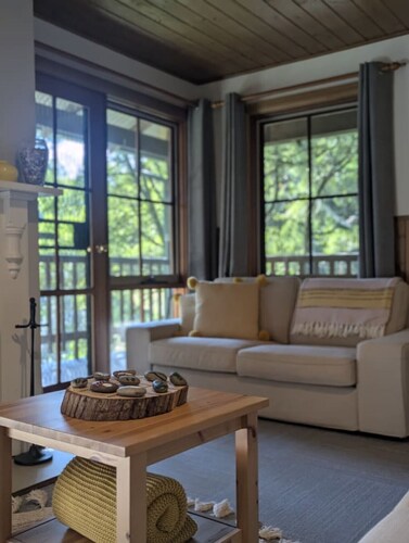 Tall Trees Eco Retreat - Blackwood Cottage