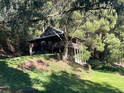 Tall Trees Eco Retreat - Blackwood Cottage