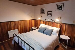 2 Schlafzimmer, Bügeleisen/Bügelbrett, Bettwäsche