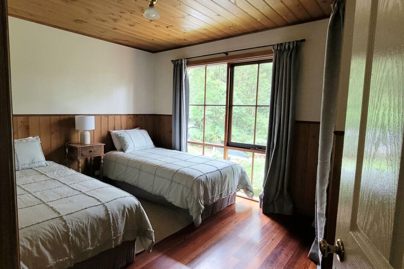 3 slaapkamers, een strijkplank/strijkijzer, reisbedje, wifi