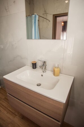 Vila, 2 quartos, para fumantes, piscina particular | Banheiro