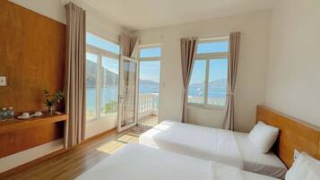 Deluxe Room, Beach View | Free WiFi, bed sheets