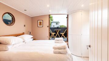 1 chambre, bureau, fer et planche Ă repasser, accĂšs Internet