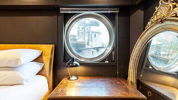 3 bedrooms, iron/ironing board, internet