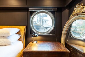 3 عدّة غرف نوم ومكواة/لوح كي وخدمة الإنترنت