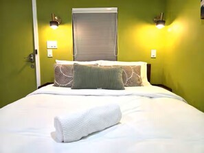 Tabla de planchar con plancha, cuna de viaje y wifi gratis 