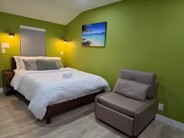 Fer et planche à repasser, lit de bébé portatif, accès au Wi-Fi (inclus)