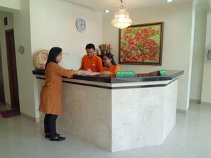 Lobby - Collection O Jalan Malioboro Near Lempuyangan Station Formerly Hotel Vala (Pakualaman)