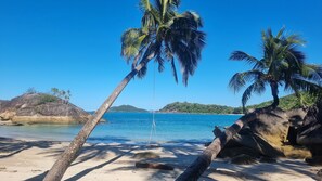 Beach - Bedarra Island House 360 (East Bedarra Island)