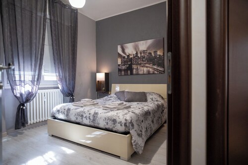 Casa Linda in Rozzano 3 rooms with 3 private bathrooms near Humanitas