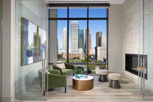 Skyline Bliss - Luxury Stay by Toyota Center