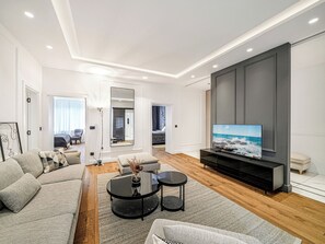 Smart TV, videoteca y estéreo 