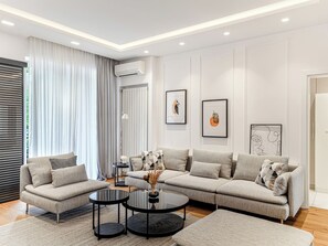 Smart TV, videoteca y estéreo 