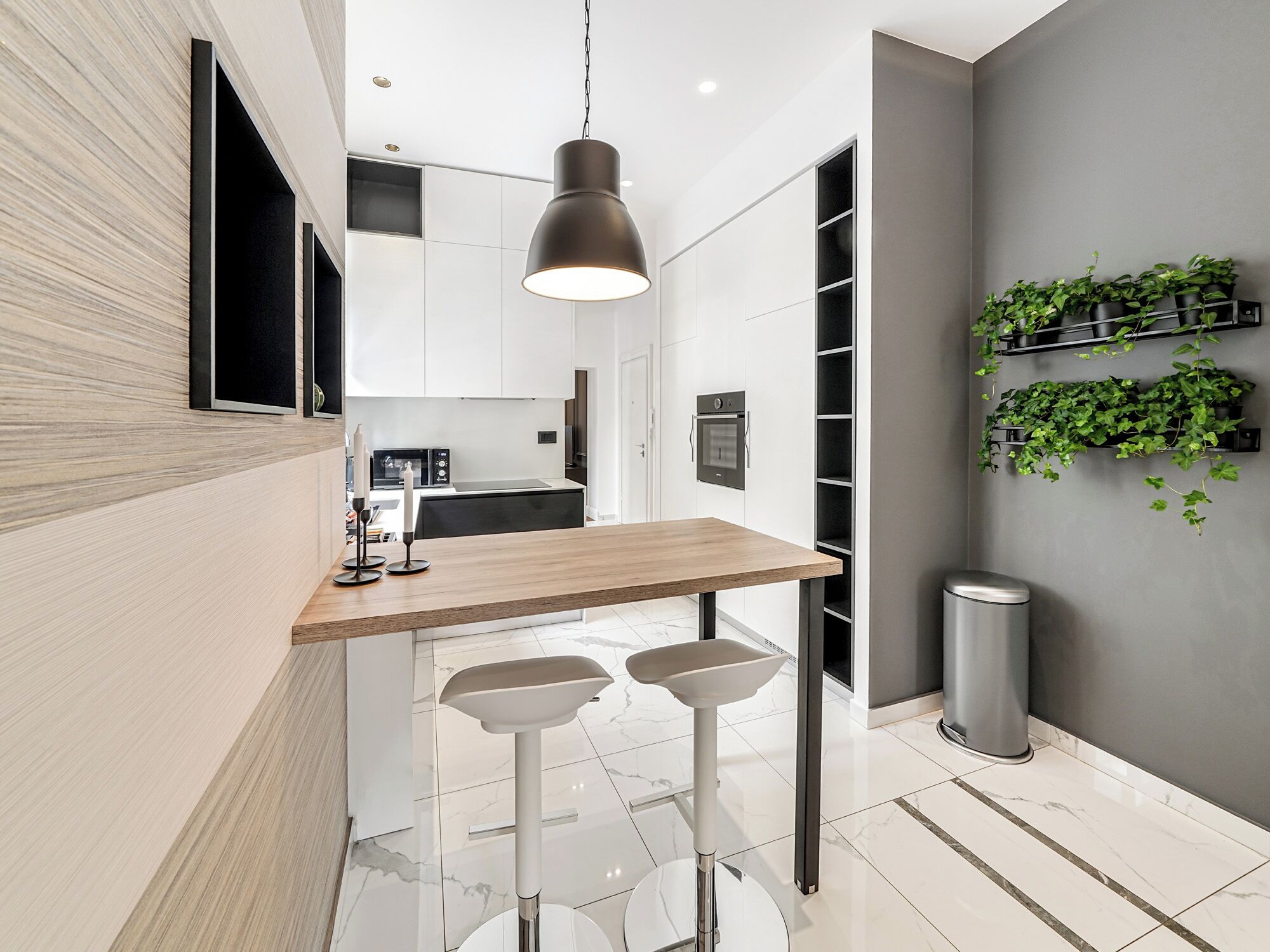 Réfrigérateur, micro-ondes, four, lave-vaisselle