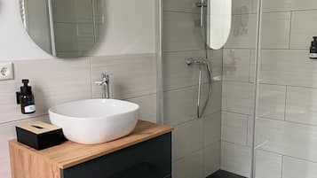 Shower, towels, soap, shampoo