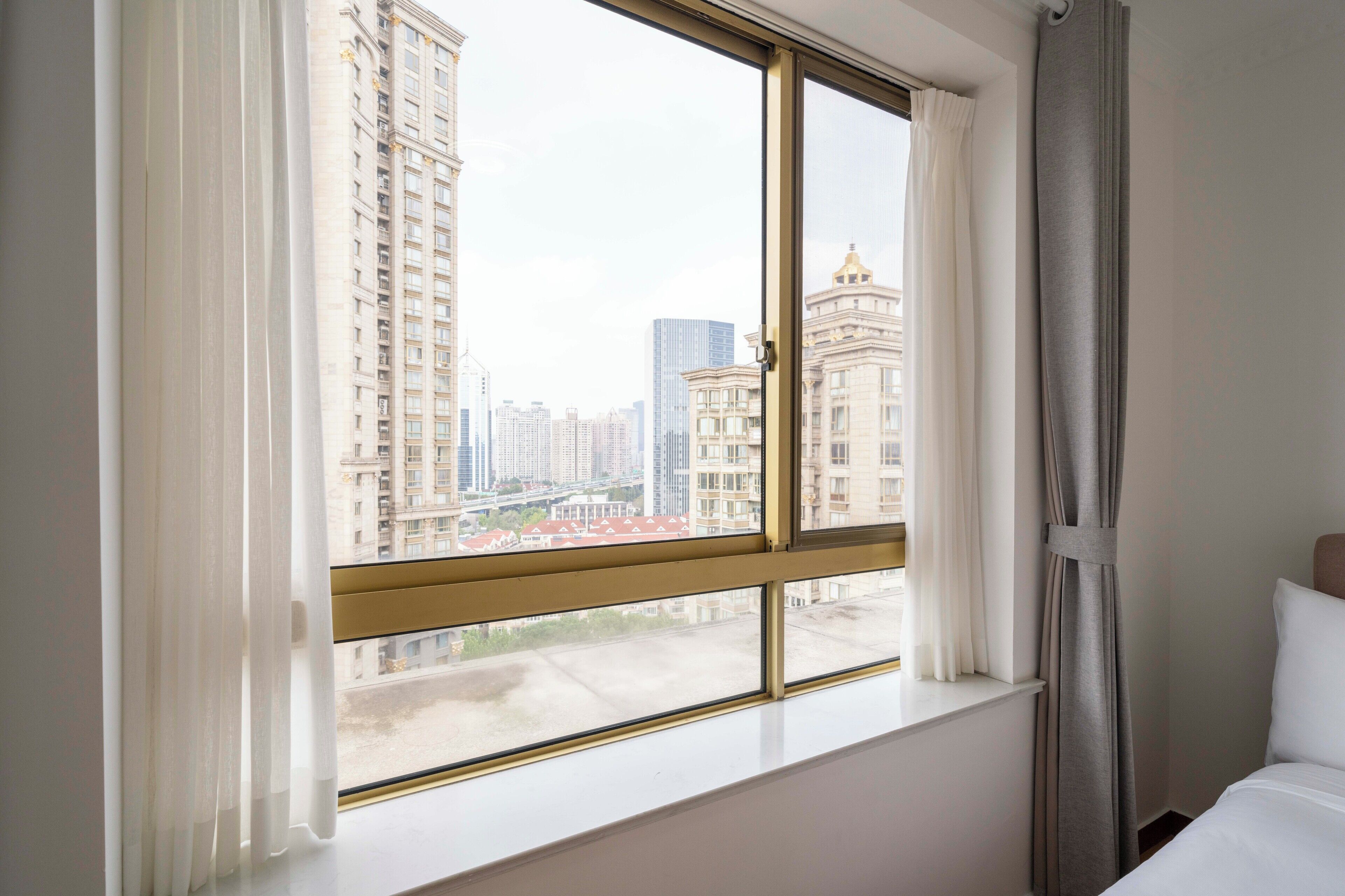 Iron/ironing board, free WiFi