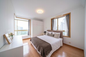 Superior Apartment, 3 Bedrooms, Kitchen, City View