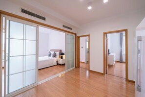 Superior Apartment, 3 Bedrooms, Kitchen, City View | Living room