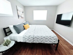 4 Schlafzimmer, Bügeleisen/Bügelbrett, WLAN, Bettwäsche